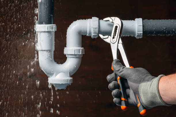 Professional Emergency Plumber technician working in Eldridge, IA